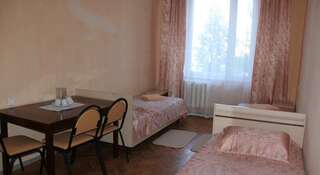 Гостиница Зенит Морское Трехместный номер с общей ванной комнатой-1
